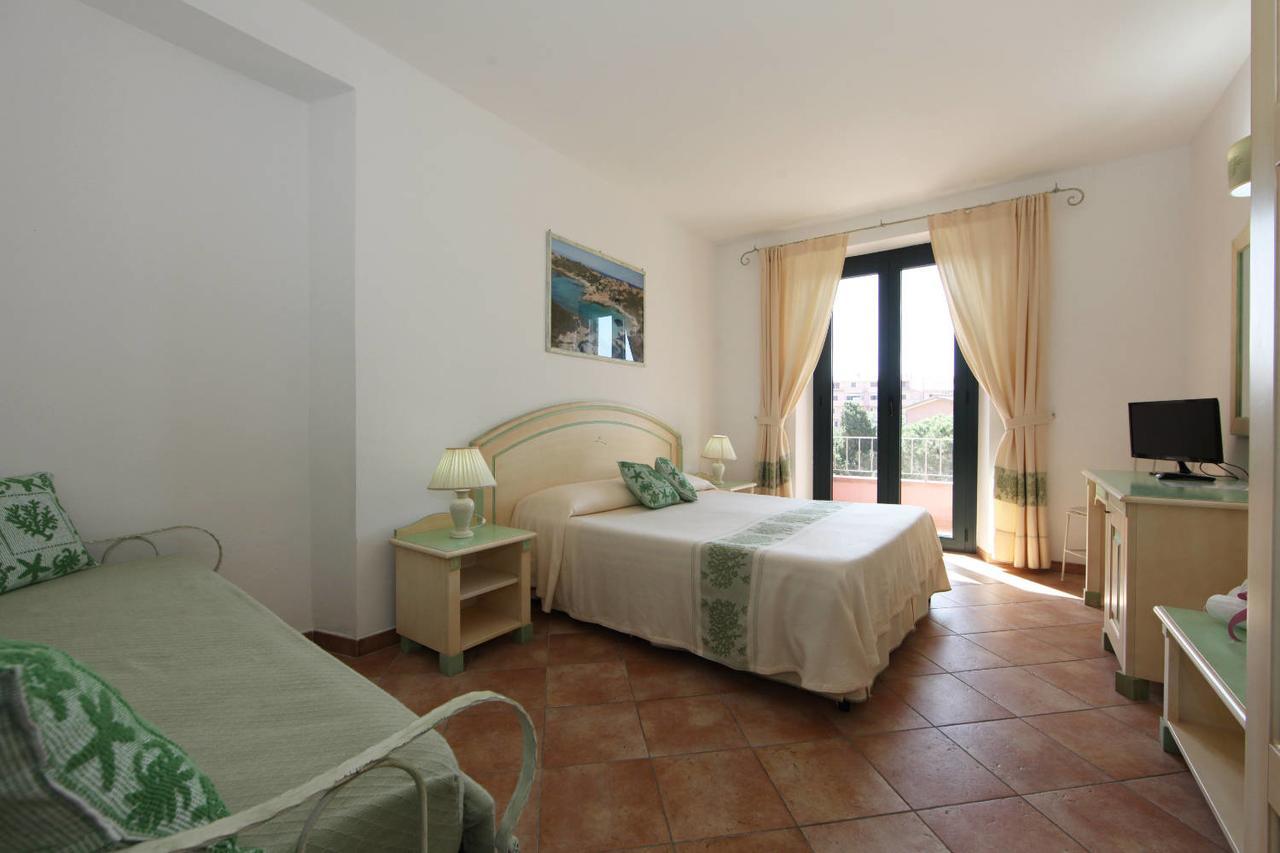 Guest House Villabianca Ла-Маддалена Екстер'єр фото