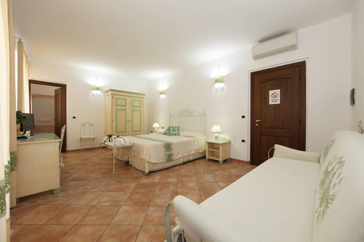 Guest House Villabianca Ла-Маддалена Екстер'єр фото