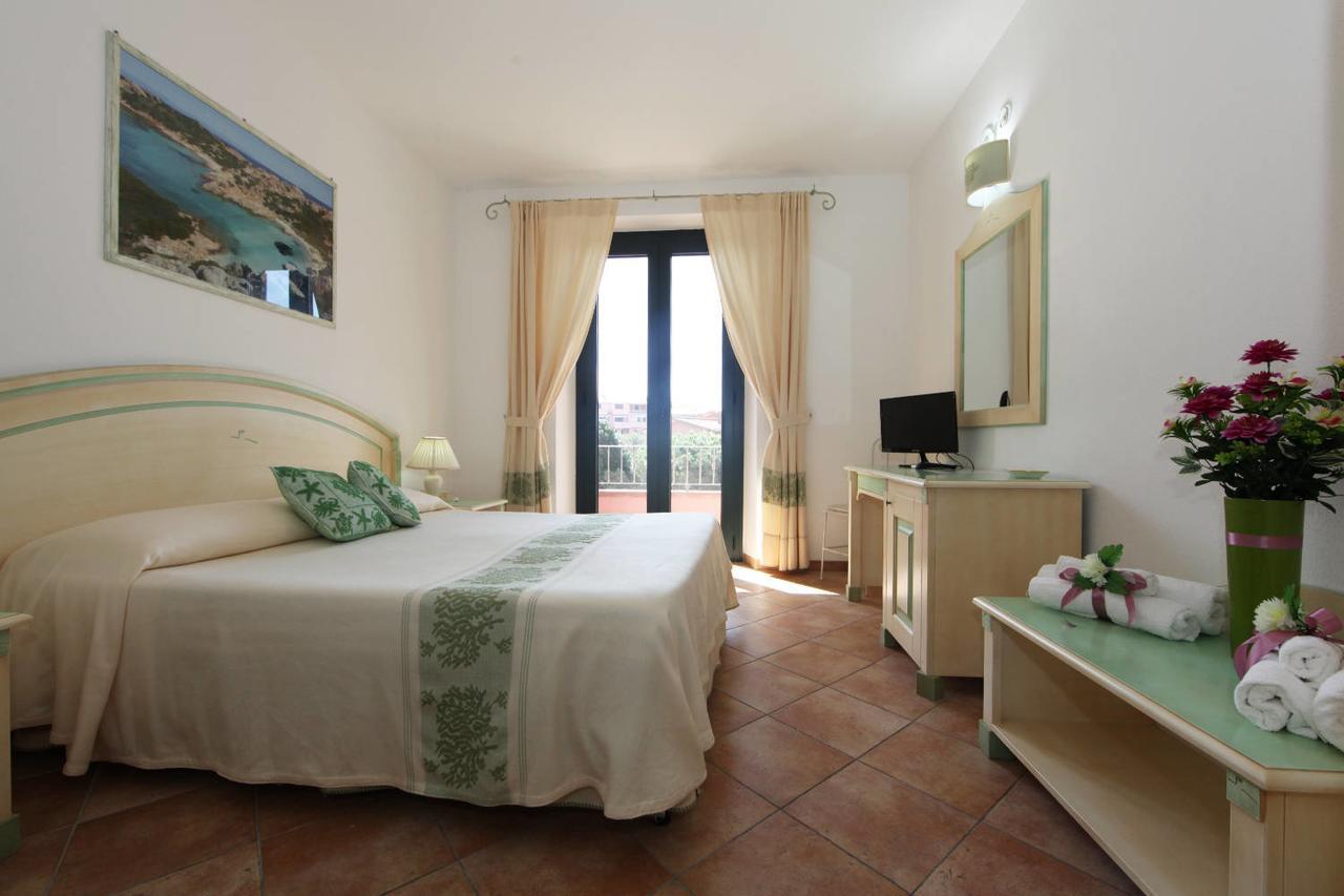 Guest House Villabianca Ла-Маддалена Екстер'єр фото