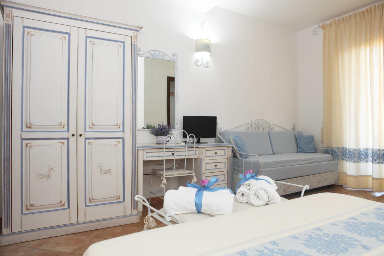 Guest House Villabianca Ла-Маддалена Екстер'єр фото