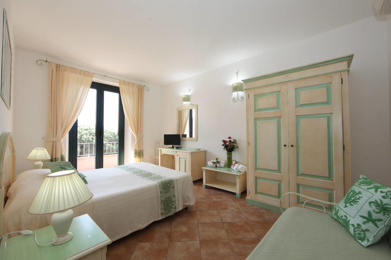 Guest House Villabianca Ла-Маддалена Екстер'єр фото