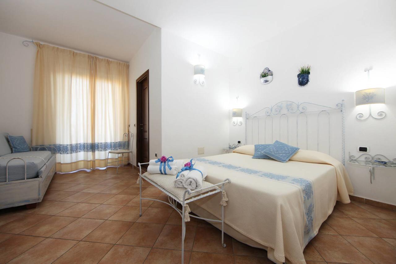 Guest House Villabianca Ла-Маддалена Екстер'єр фото
