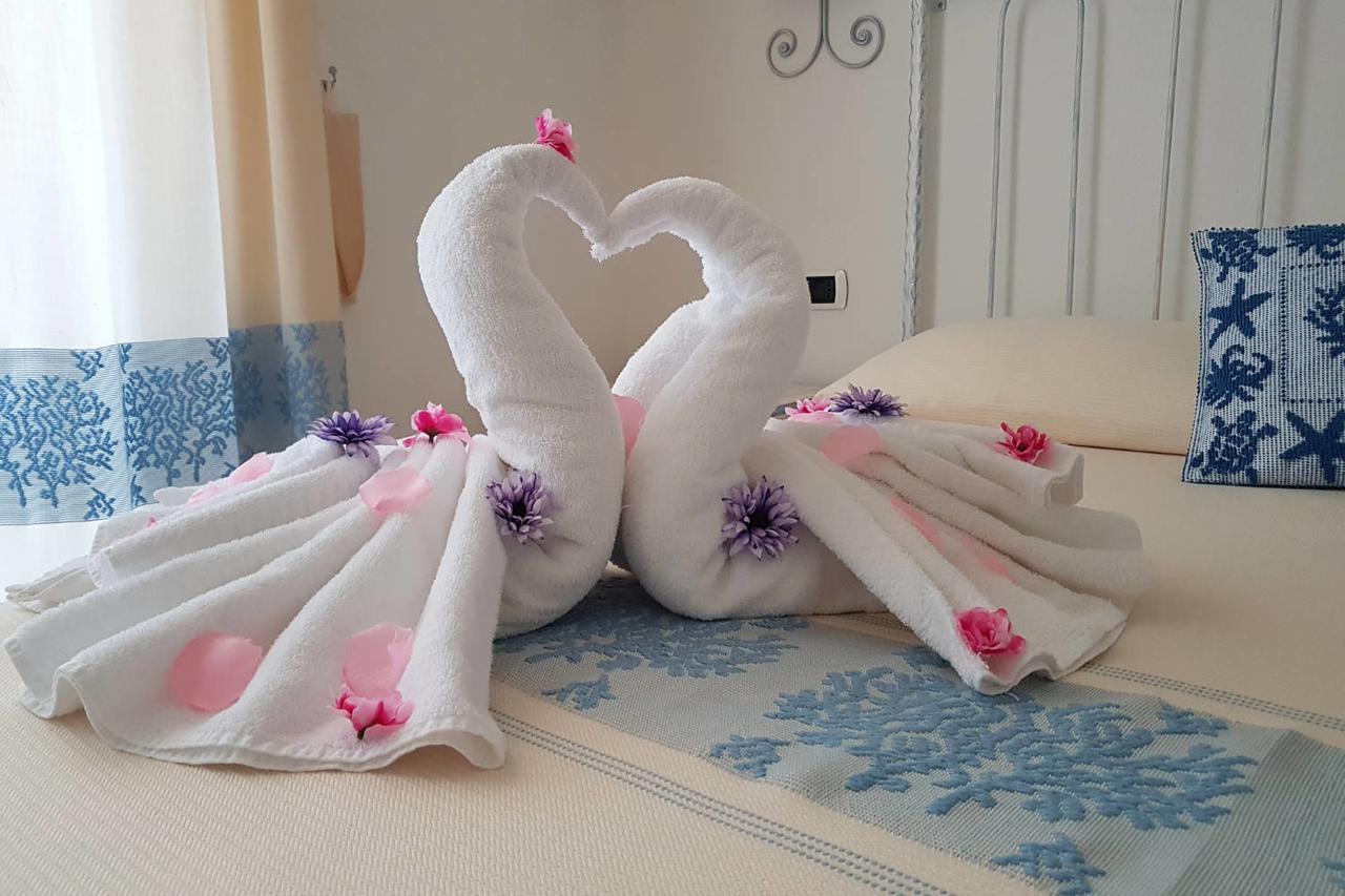 Guest House Villabianca Ла-Маддалена Екстер'єр фото